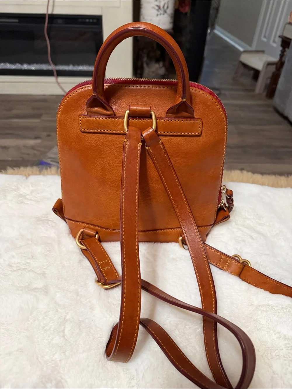 RARE Dooney & Bourke Florentine Leather Small Zip Pod Backpack in Natural EUC